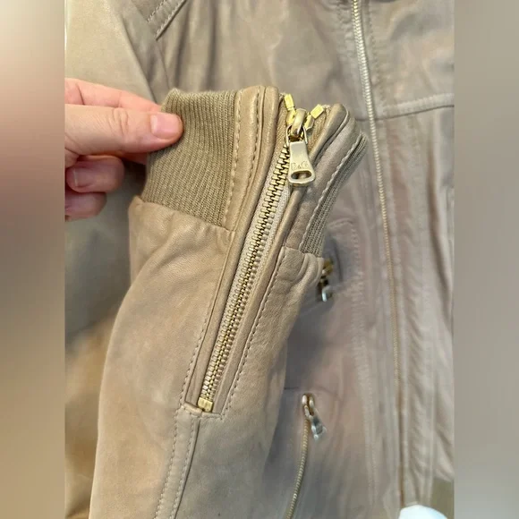 DOLCE & GABBANA ベージュ レザージャケット 42 DOLCE & GABBANA ベージュ レザージャケット 42 2025年最新】D&G